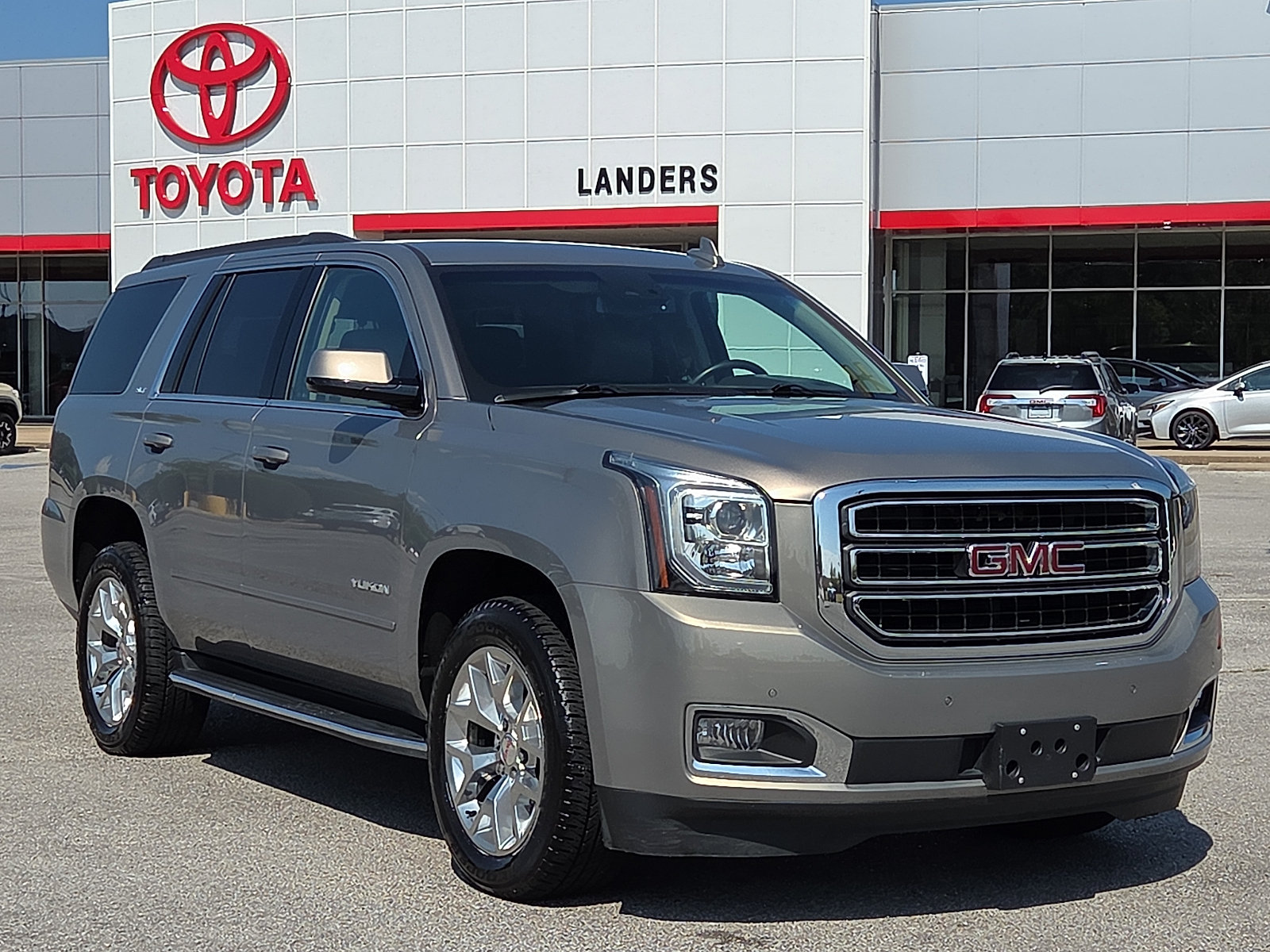 Used 2019 GMC Yukon SLT w/ HD Trailering Package AWD/4WD image 1