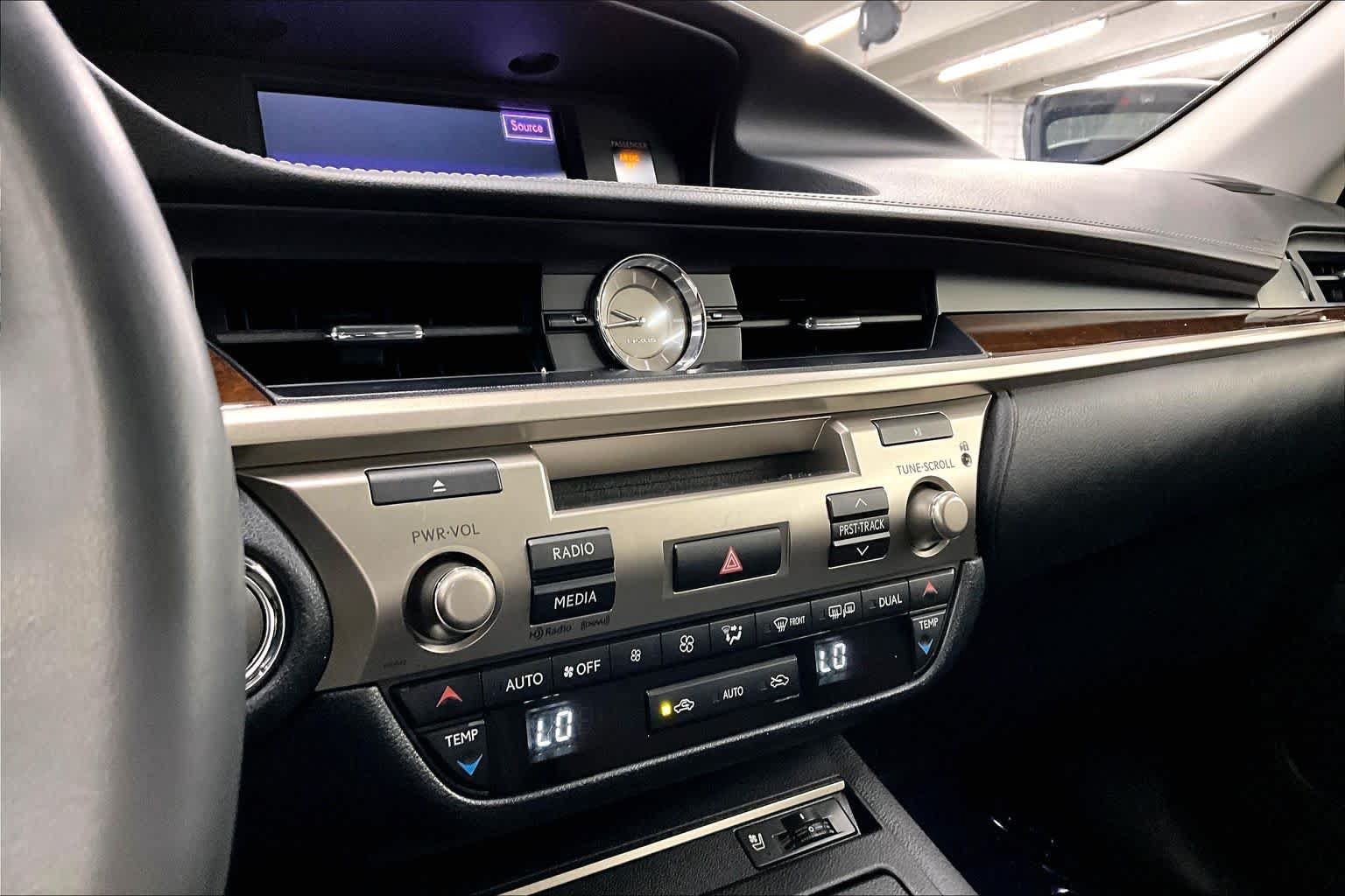 Used 2014 Lexus ES 350 w/ Premium Package FWD image 35