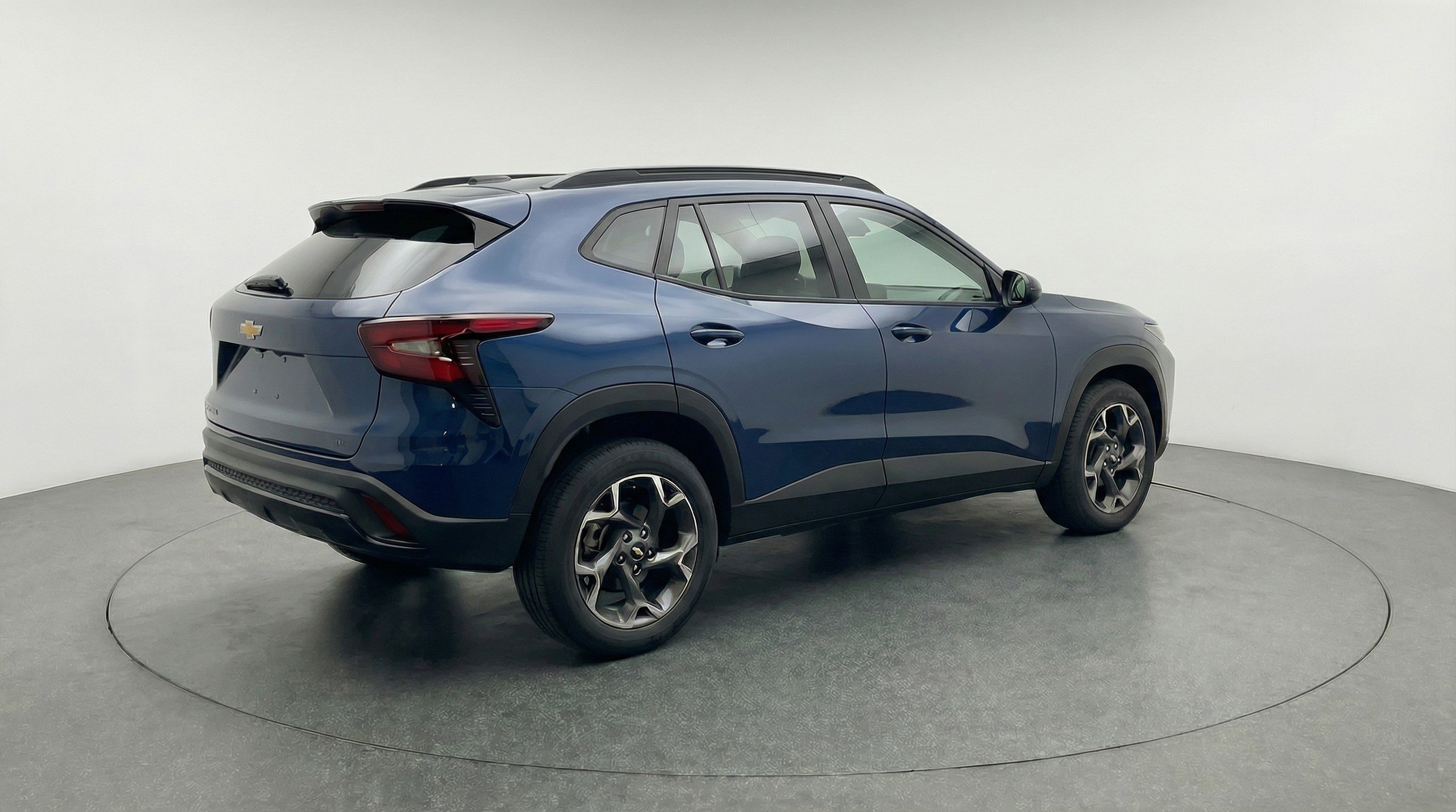 Used 2025 Chevrolet Trax LT image 9