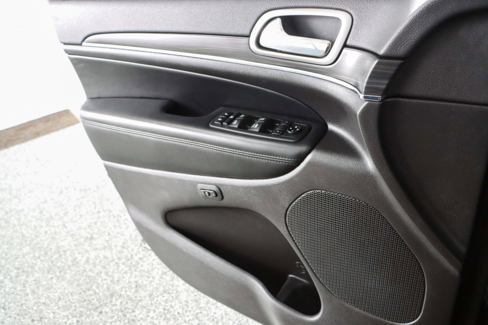 Used 2021 Jeep Grand Cherokee Limited image 22