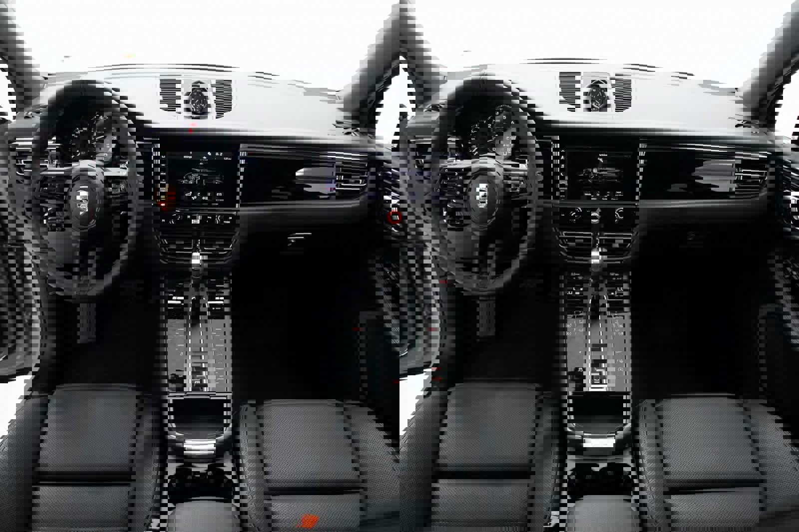 Certified 2025 Porsche Macan S image 13