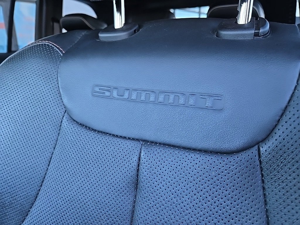 Used 2025 Jeep Grand Cherokee Summit image 34