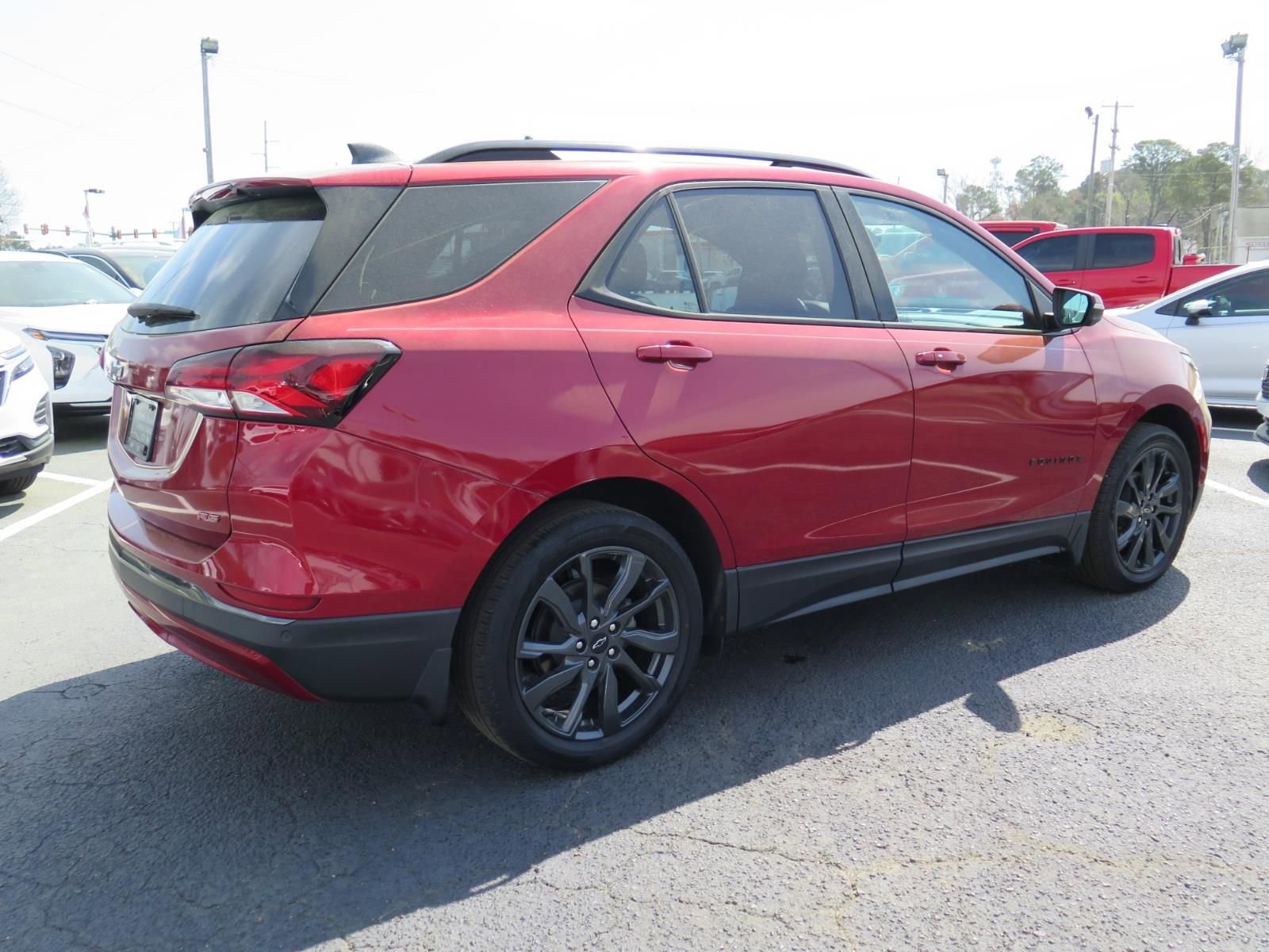 Used 2022 Chevrolet Equinox RS w/ RS Leather Package image 3