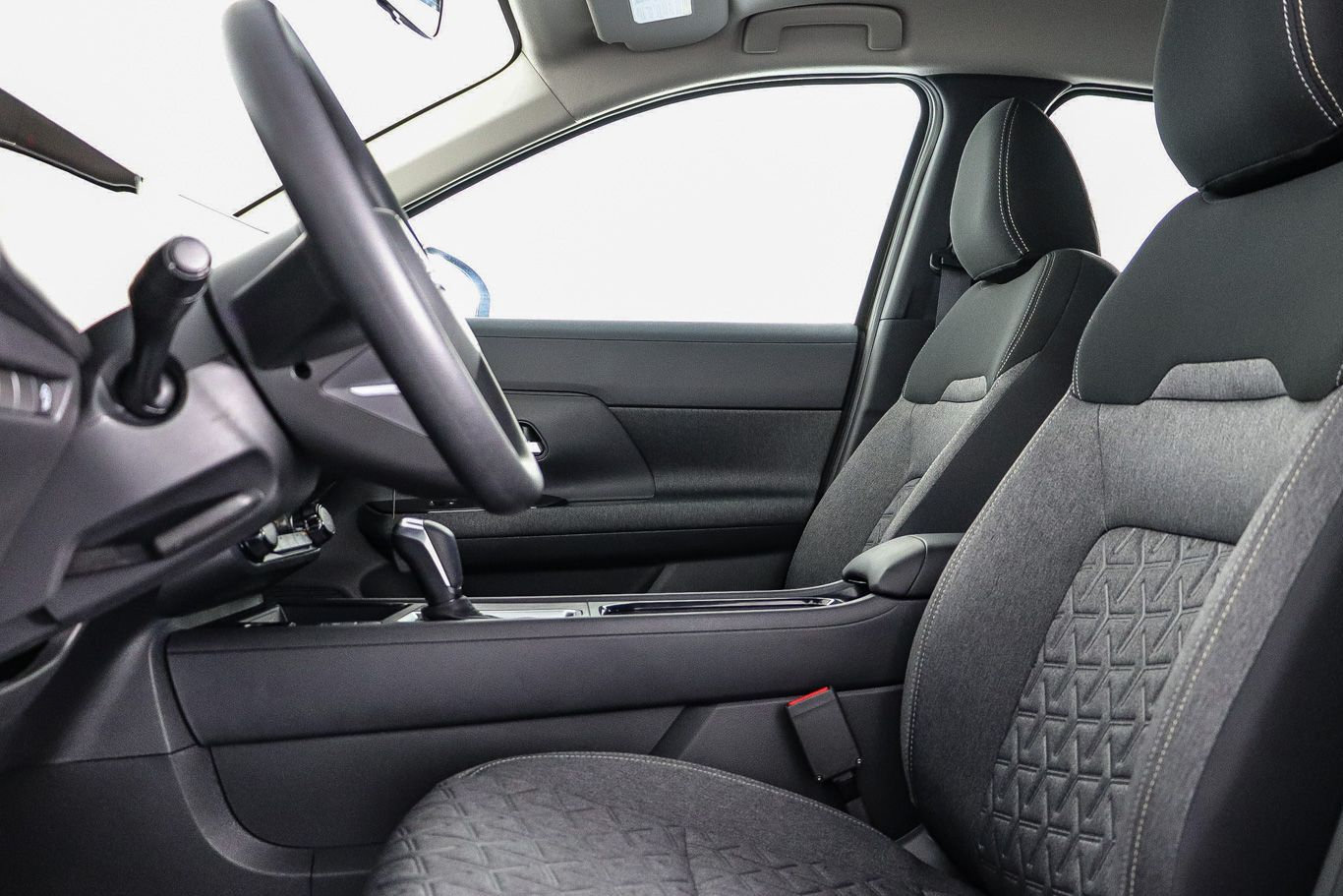 New 2027 Nissan Kicks SV FWD image 19