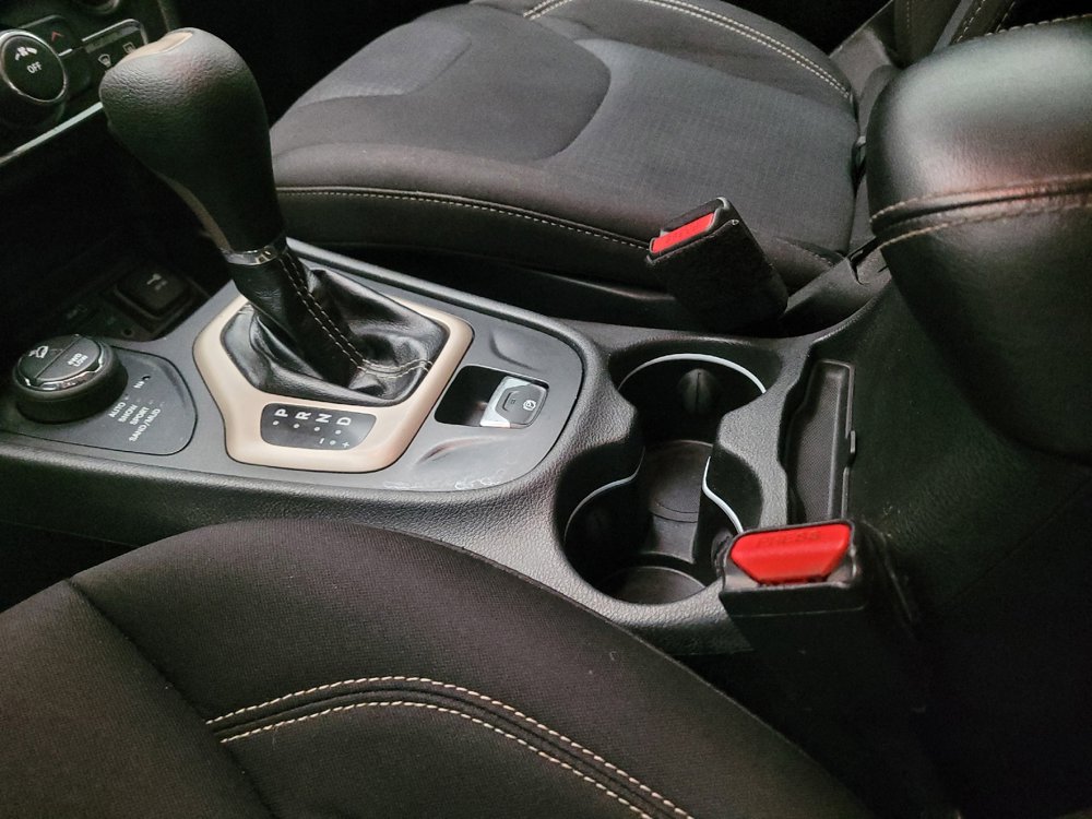 Used 2015 Jeep Cherokee Latitude w/ Trailer Tow Group image 26