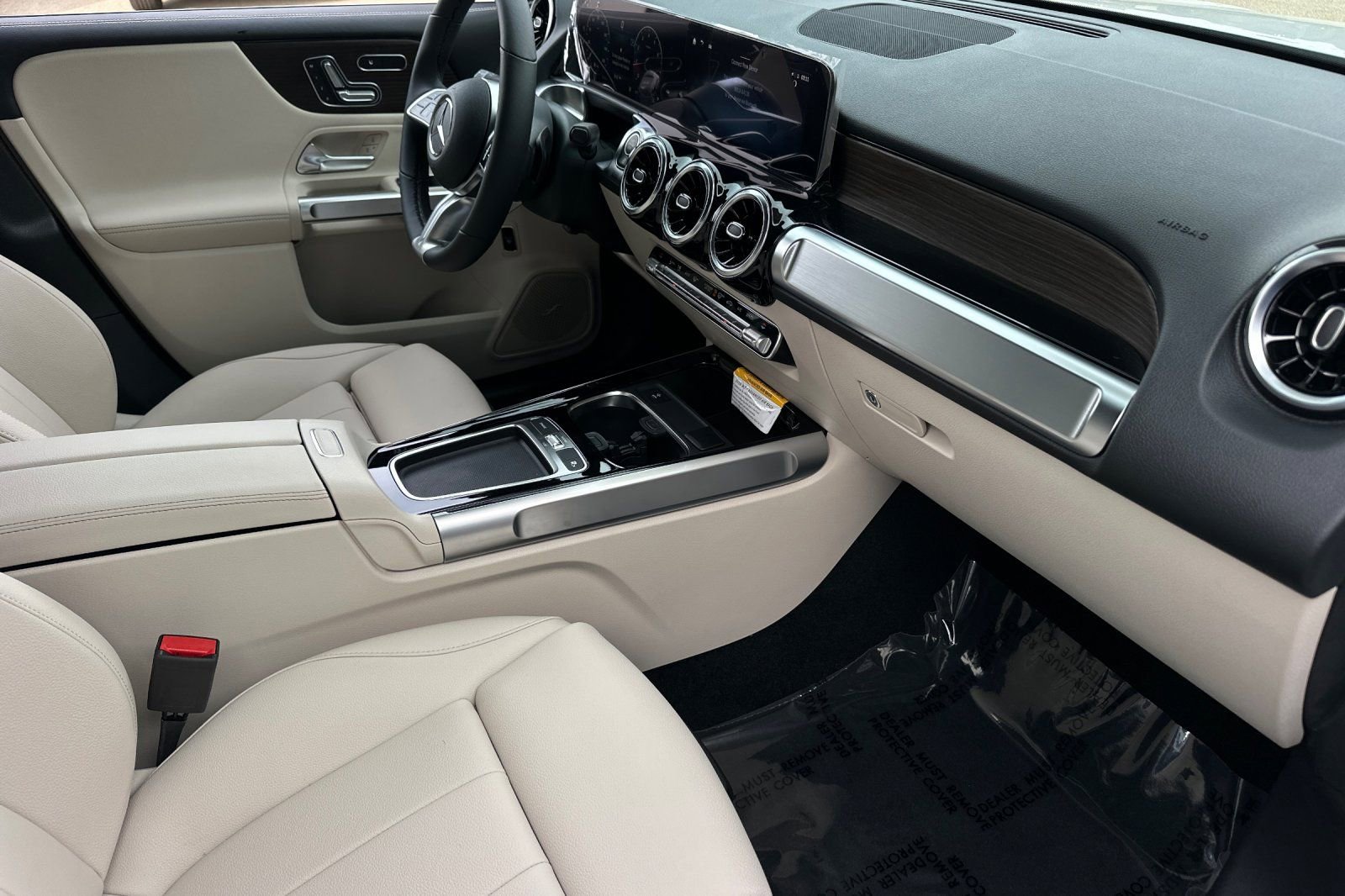 New 2026 Mercedes-Benz GLB 250 image 9