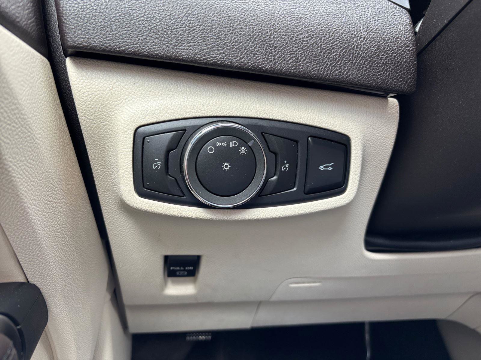 Used 2016 Lincoln MKC Reserve w/ Lincoln MKC Climate Package AWD/4WD image 28