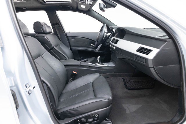 Used 2006 BMW M5 image 28