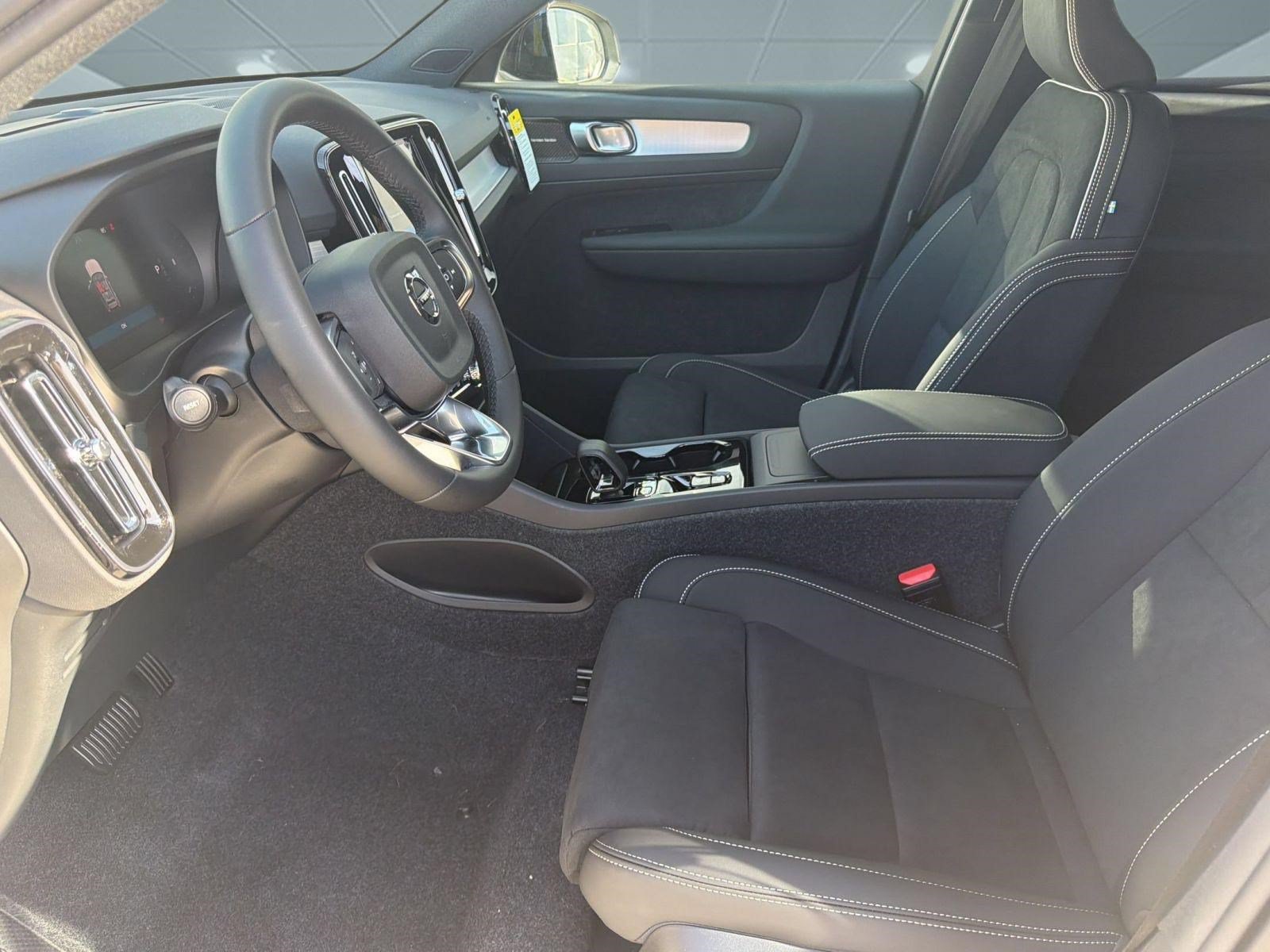 New 2026 Volvo XC40 B5 Ultra w/ Climate Package AWD/4WD image 5