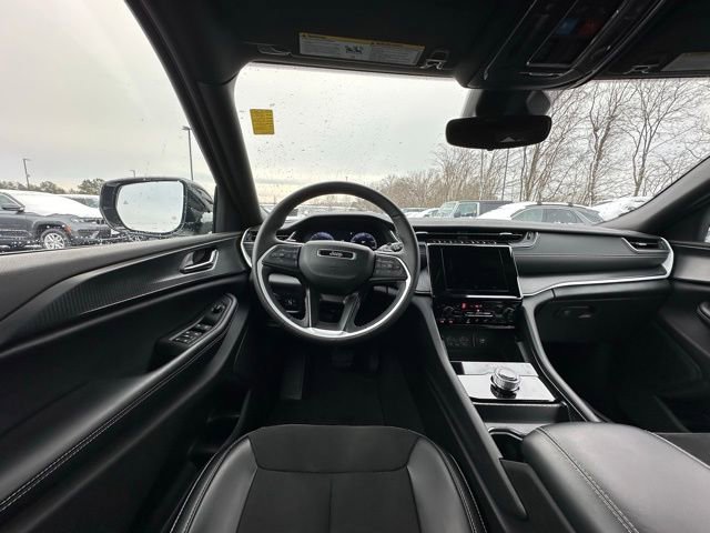 Used 2024 Jeep Grand Cherokee L Altitude image 15