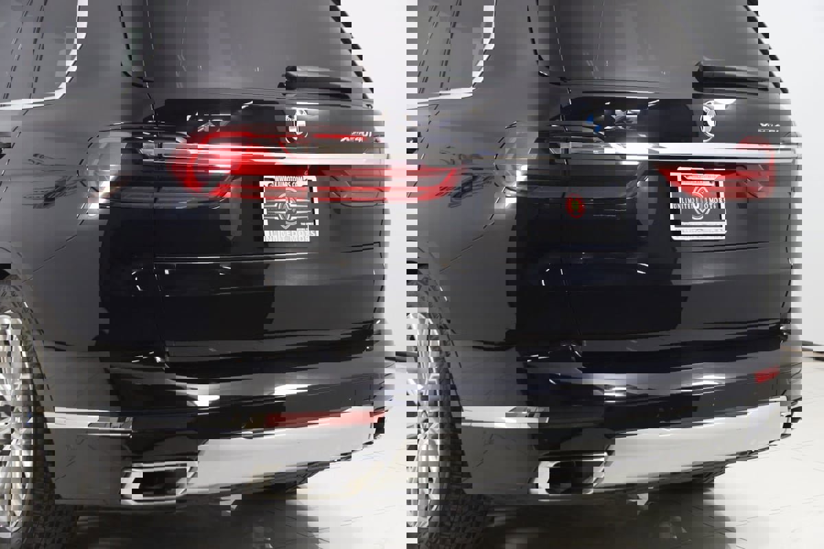 Used 2022 BMW X7 xDrive40i w/ Premium Package image 26