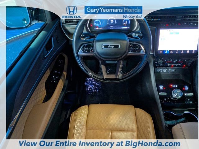 Used 2022 Jeep Grand Cherokee L Summit w/ Luxury Tech Group V image 17