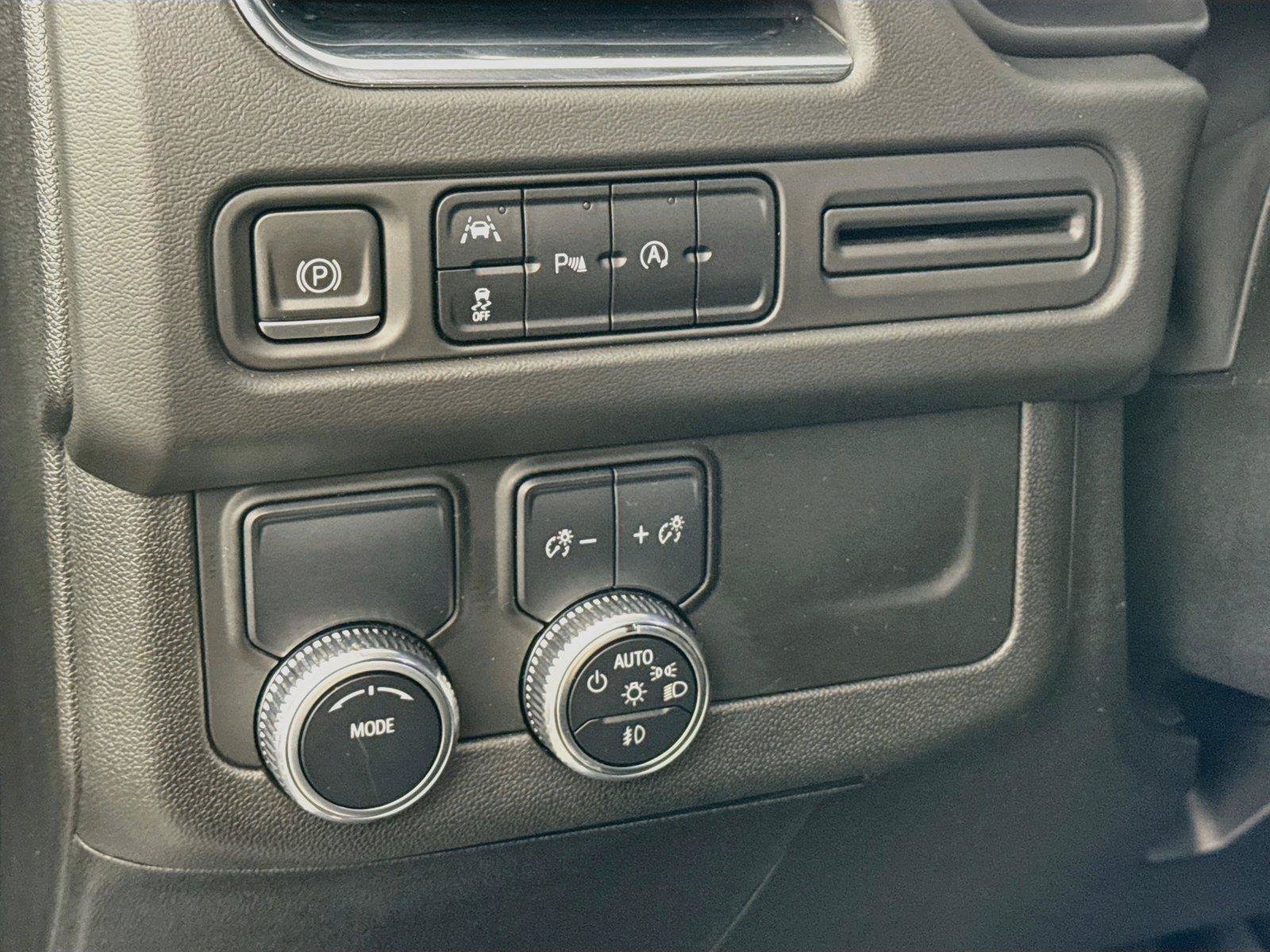 Used 2023 GMC Yukon SLT RWD image 16