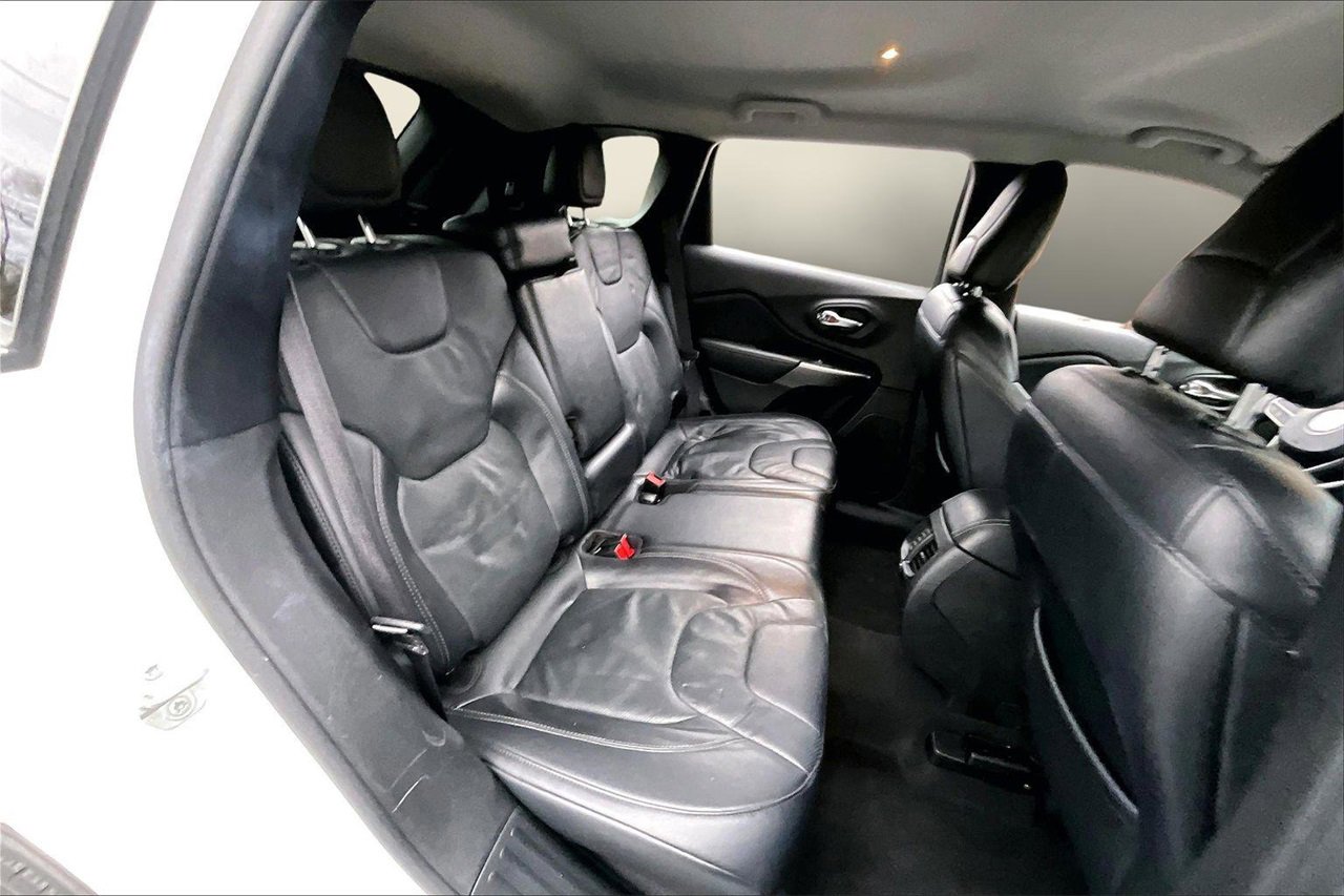 Used 2020 Jeep Cherokee Limited image 23