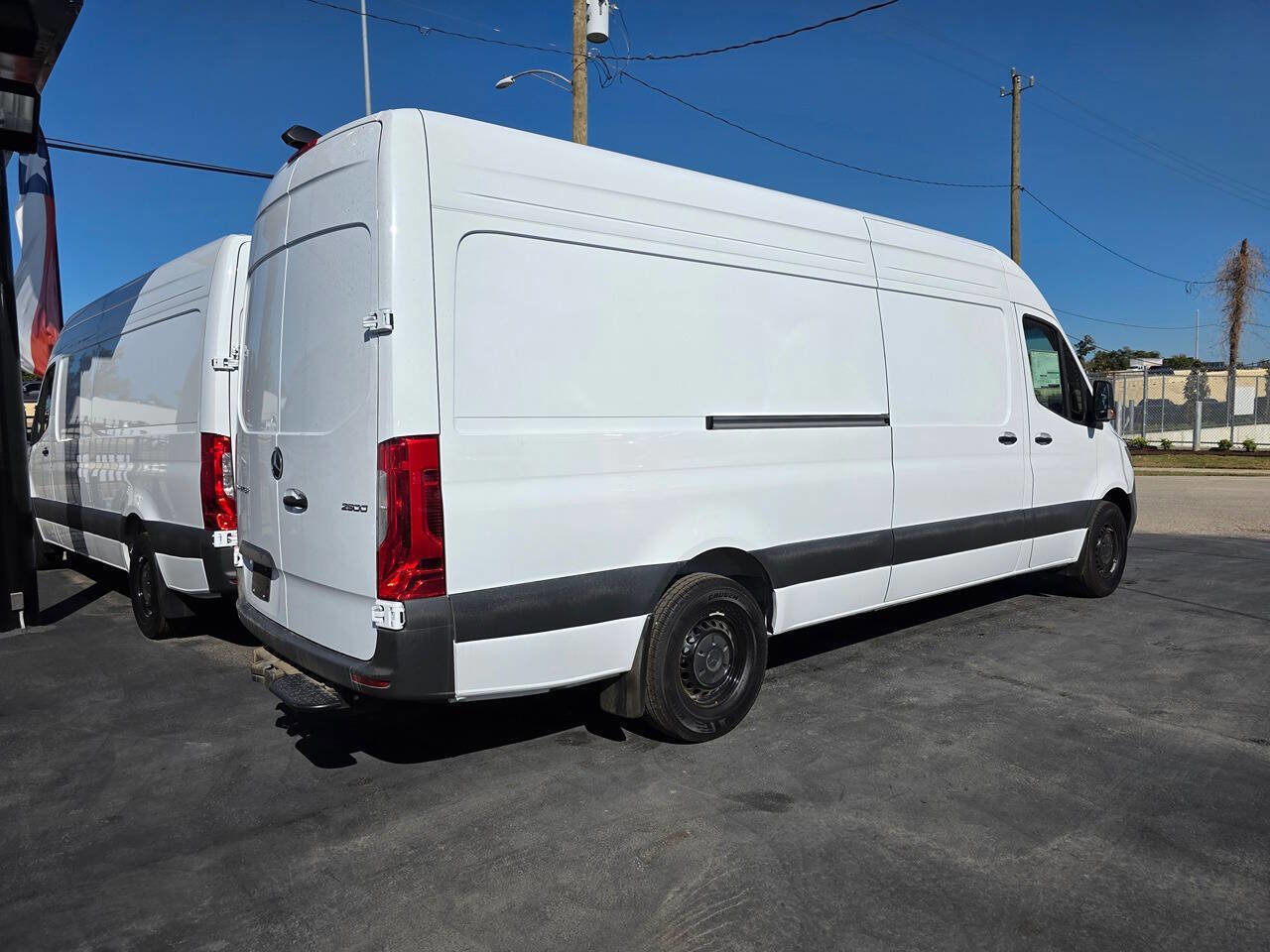 Used 2025 Mercedes-Benz Sprinter 2500 image 6