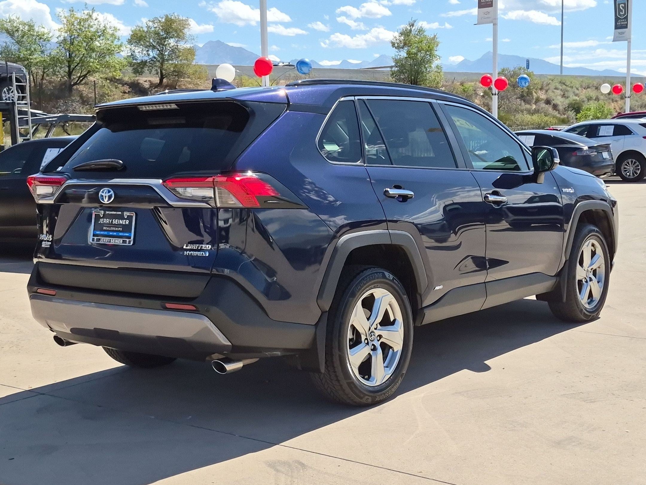 Used 2020 Toyota RAV4 Limited AWD/4WD image 5