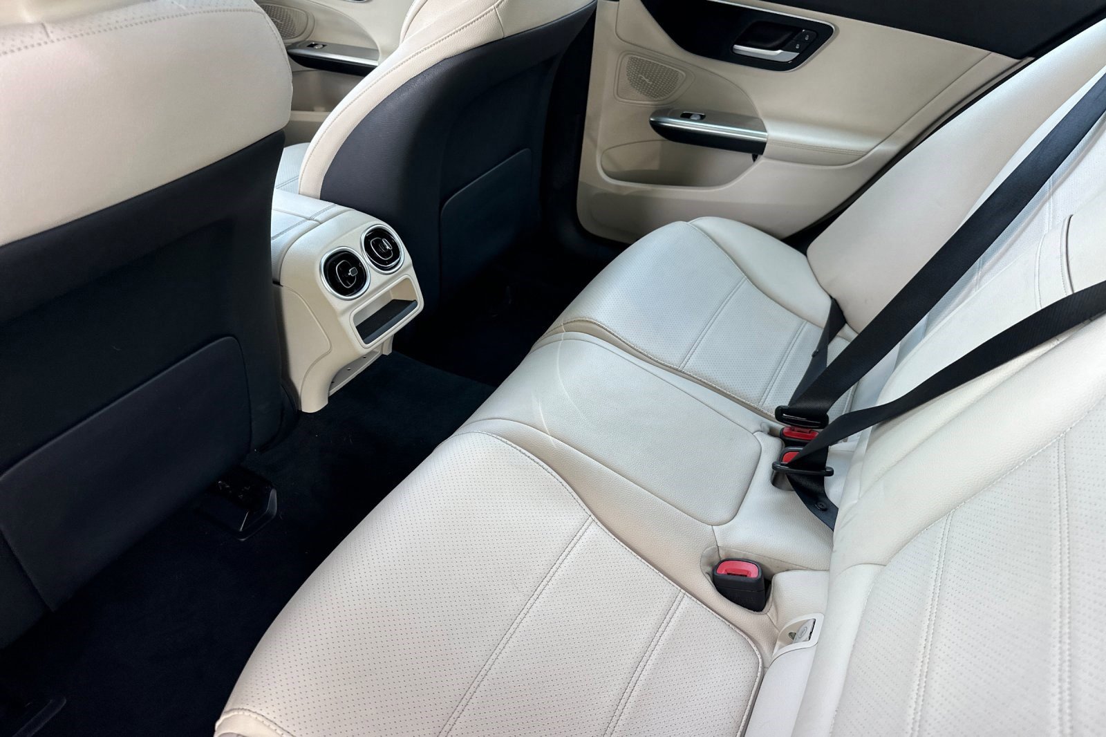 Used 2023 Mercedes-Benz C 300 Sedan image 28