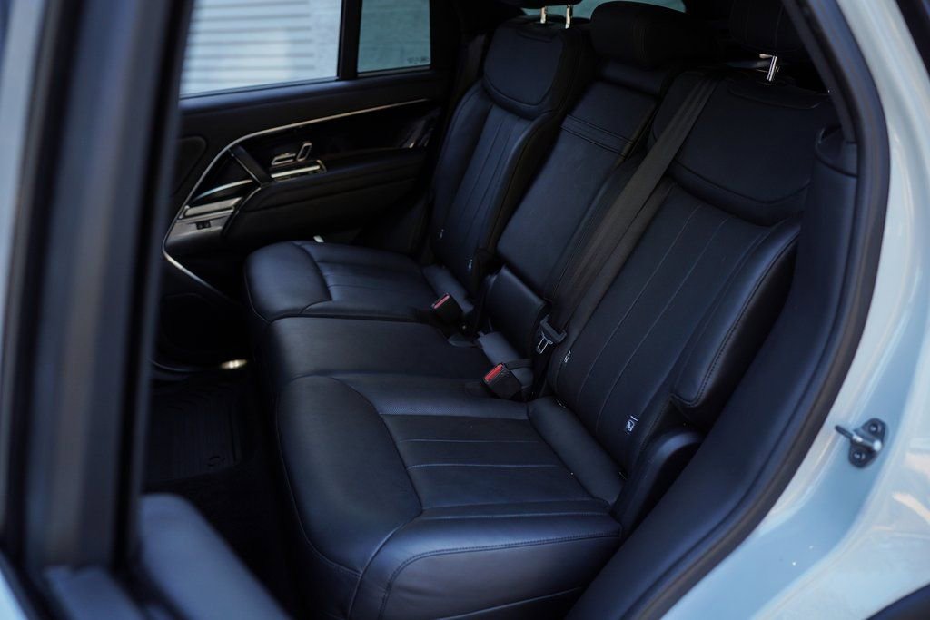 Used 2022 Land Rover Range Rover SE image 24