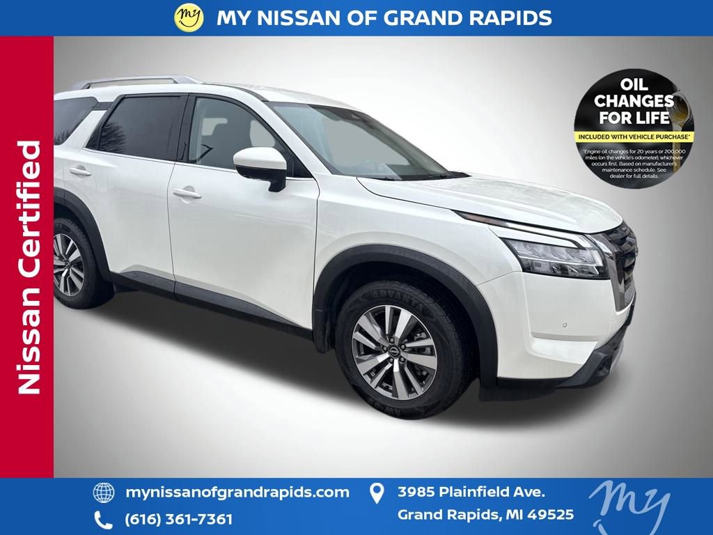 Used 2024 Nissan Pathfinder SL image 1