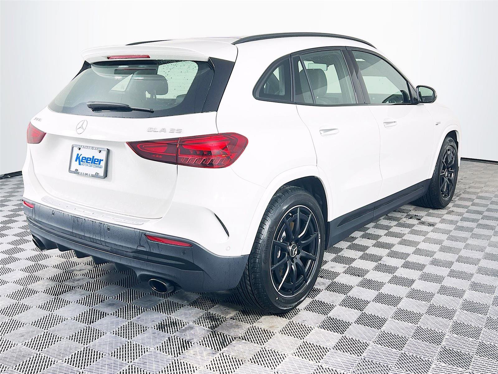 New 2026 Mercedes-Benz GLA 35 AMG 4MATIC image 6