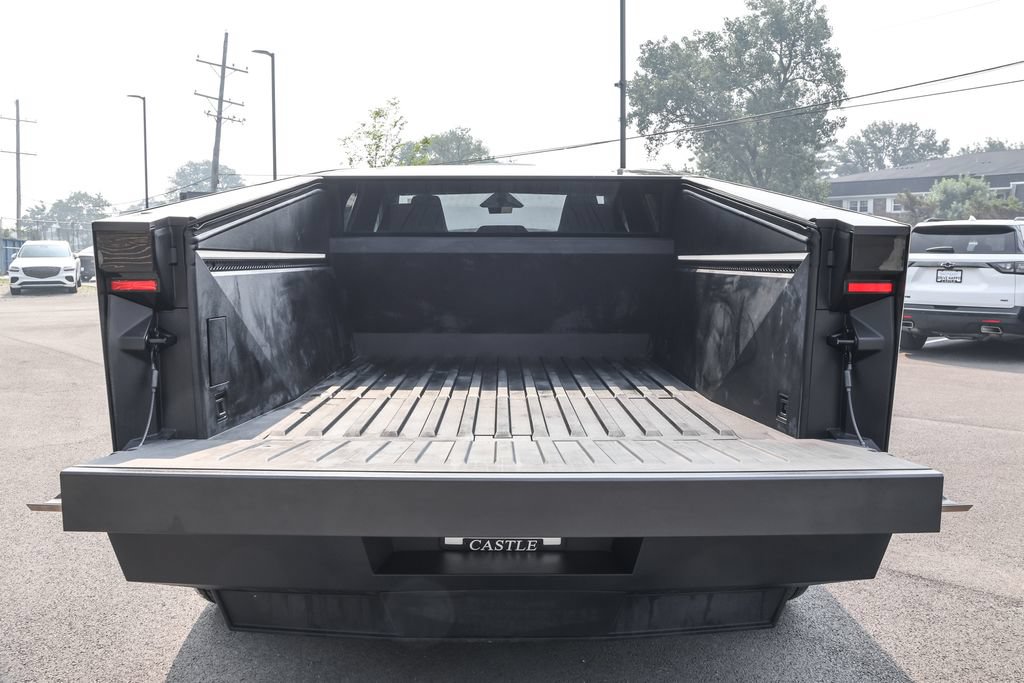 Used 2024 Tesla Cybertruck AWD Crew Cab image 26
