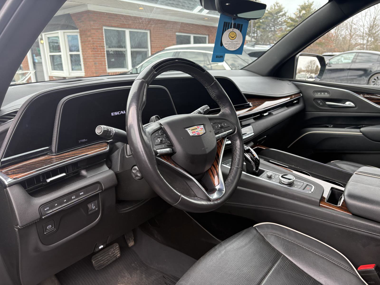 Certified 2023 Cadillac Escalade ESV Premium Luxury image 8