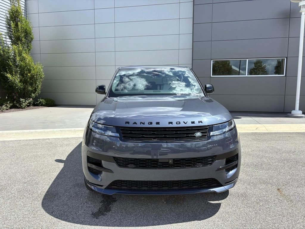 Used 2024 Land Rover Range Rover Sport Dynamic SE image 2