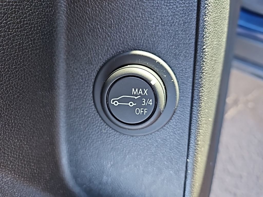 Used 2020 Chevrolet Equinox LT image 12