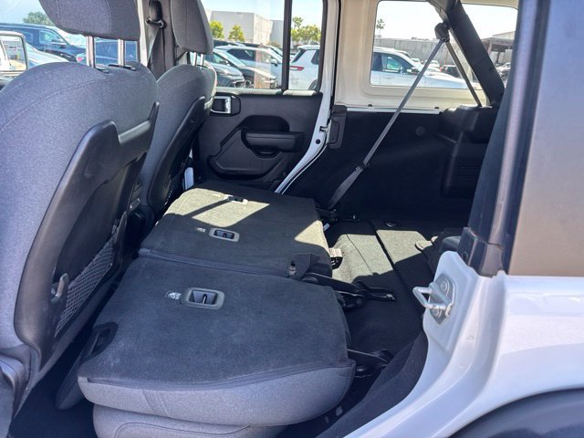 Used 2024 Jeep Wrangler Unlimited Rubicon AWD/4WD image 46