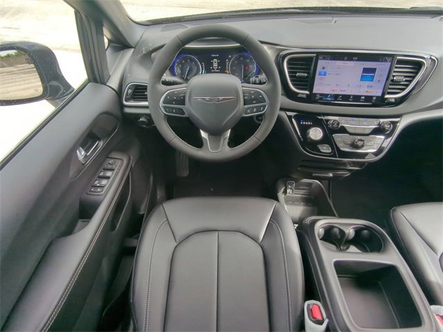 New 2026 Chrysler Voyager LX image 19