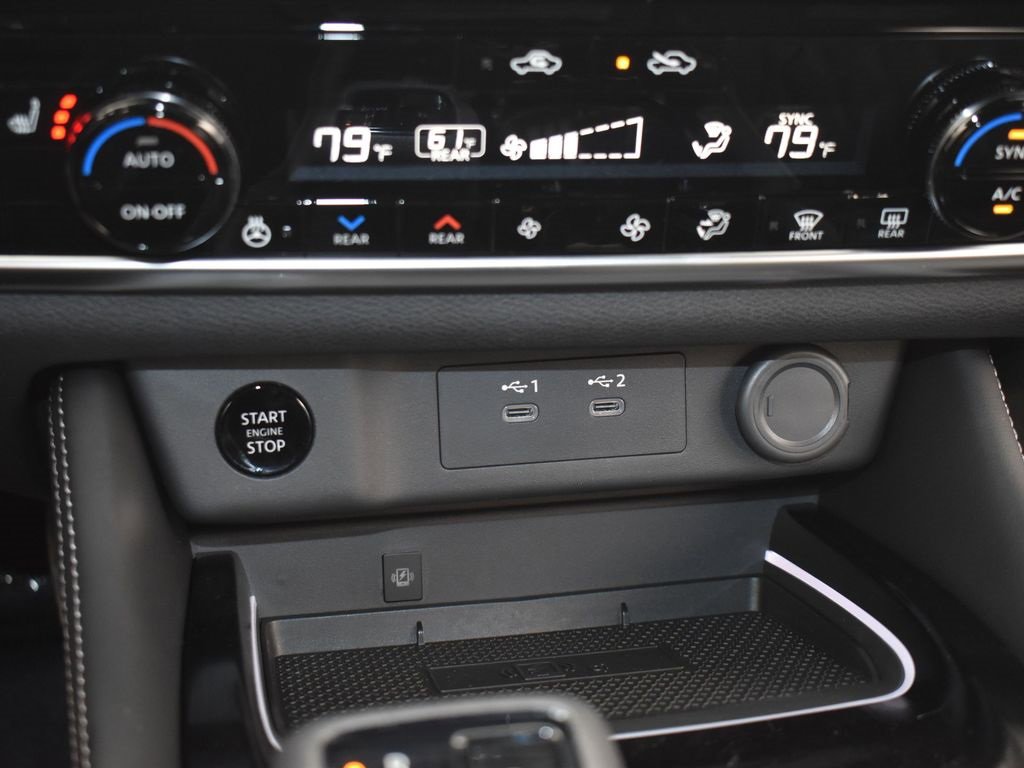 Certified 2025 Nissan Rogue Platinum w/ Platinum Premium Package image 11