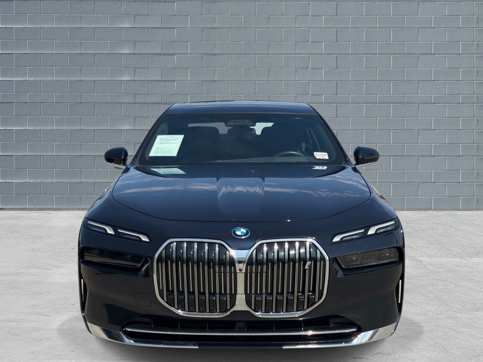 Used 2023 BMW i7 xDrive60 AWD/4WD image 2