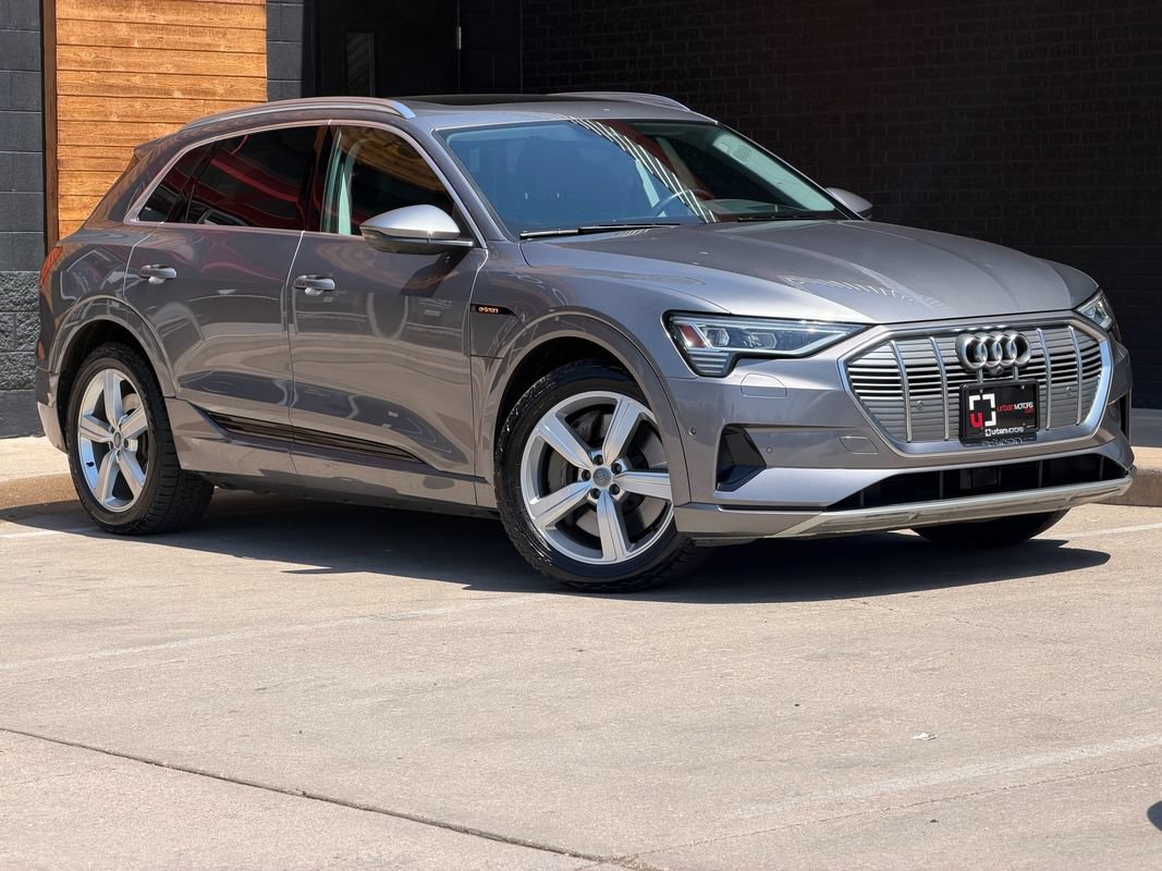 Used 2019 Audi e-tron Prestige w/ Prestige Package AWD/4WD image 7