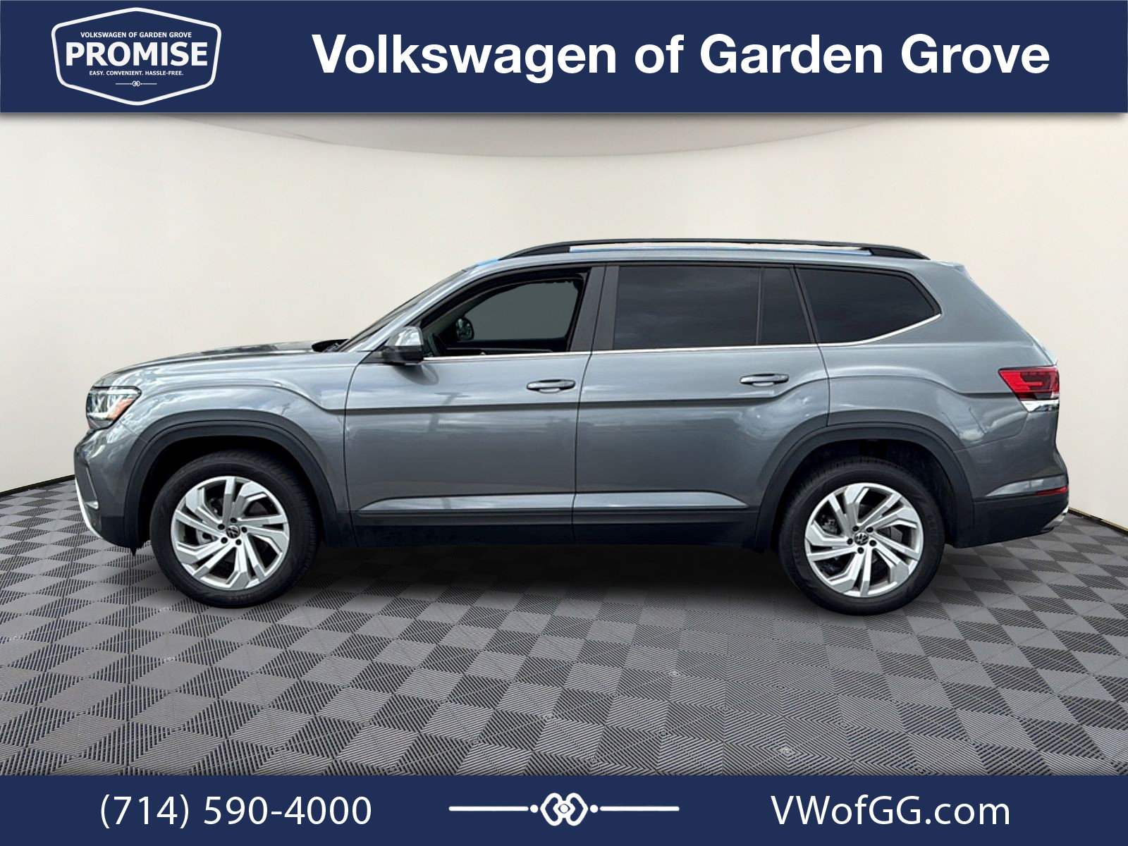 Used 2023 Volkswagen Atlas SE w/ Panoramic Sunroof Package FWD image 5