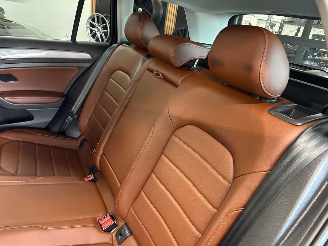 Used 2018 Volkswagen Golf Alltrack SEL AWD/4WD image 46