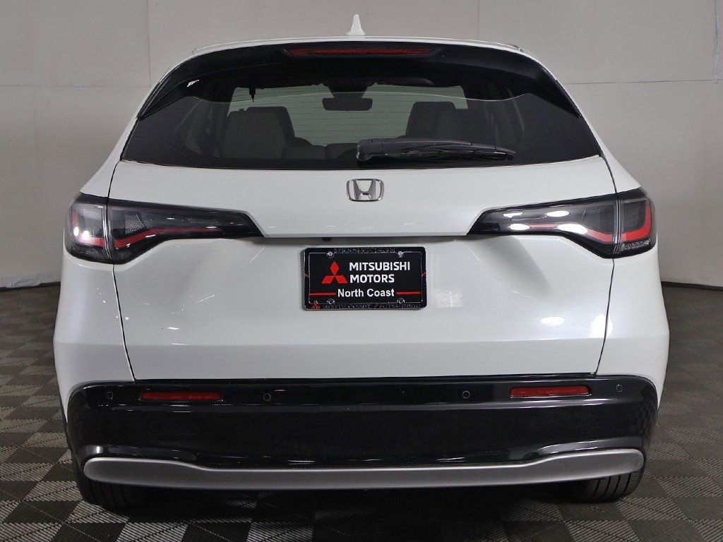 Used 2025 Honda HR-V EX-L image 12