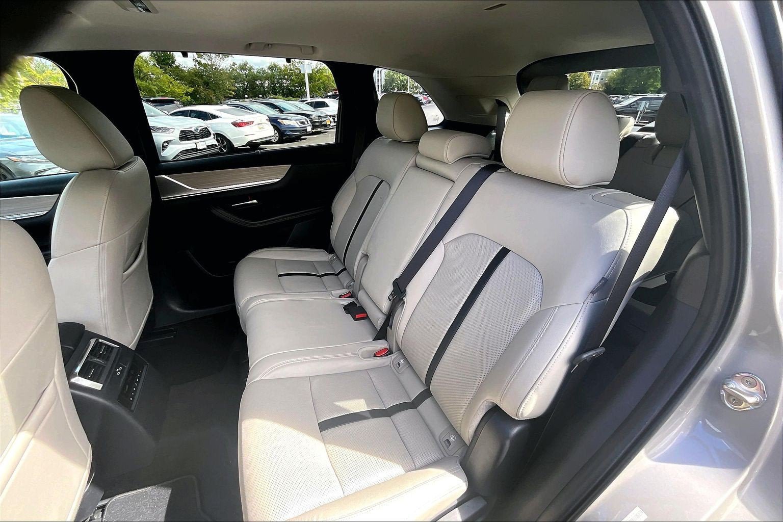 Used 2024 MAZDA CX-90 3.3 Turbo w/ Preferred Plus AWD/4WD image 24