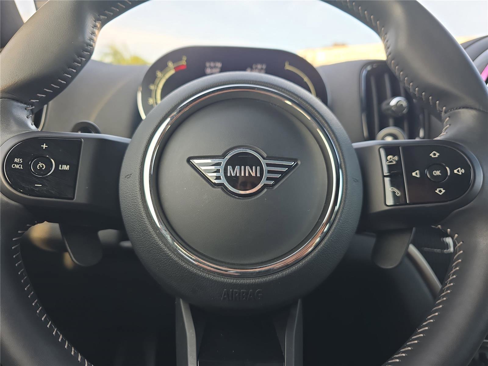 Used 2023 MINI Cooper Countryman S w/ Signature Upholstery Package image 21