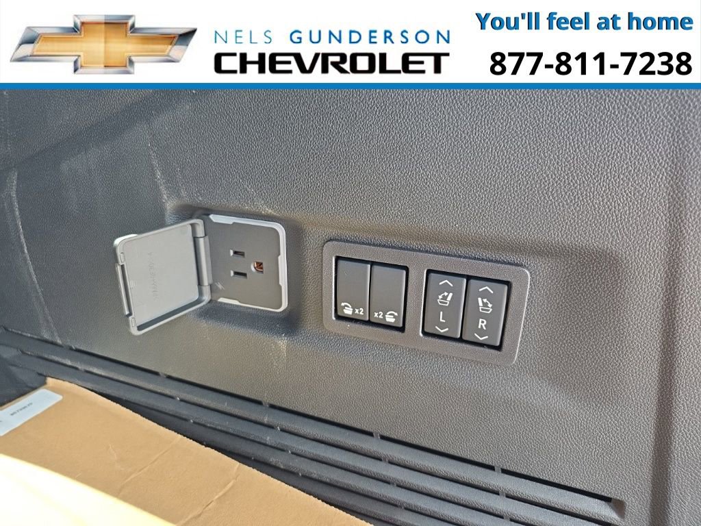 New 2026 Chevrolet Suburban High Country image 18