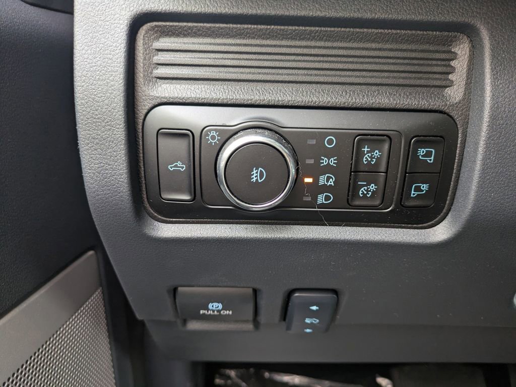 New 2025 Ford F550 4x4 Crew Cab Super Duty image 18