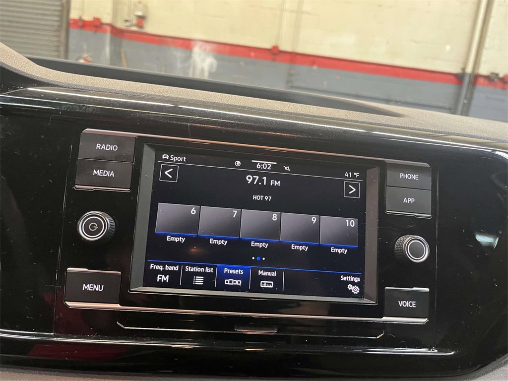 Used 2022 Volkswagen Taos S image 16