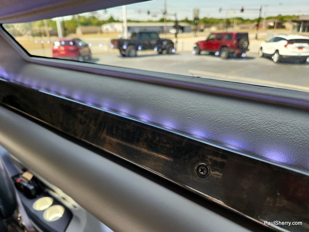 Used 2023 Chevrolet Express 2500 image 58