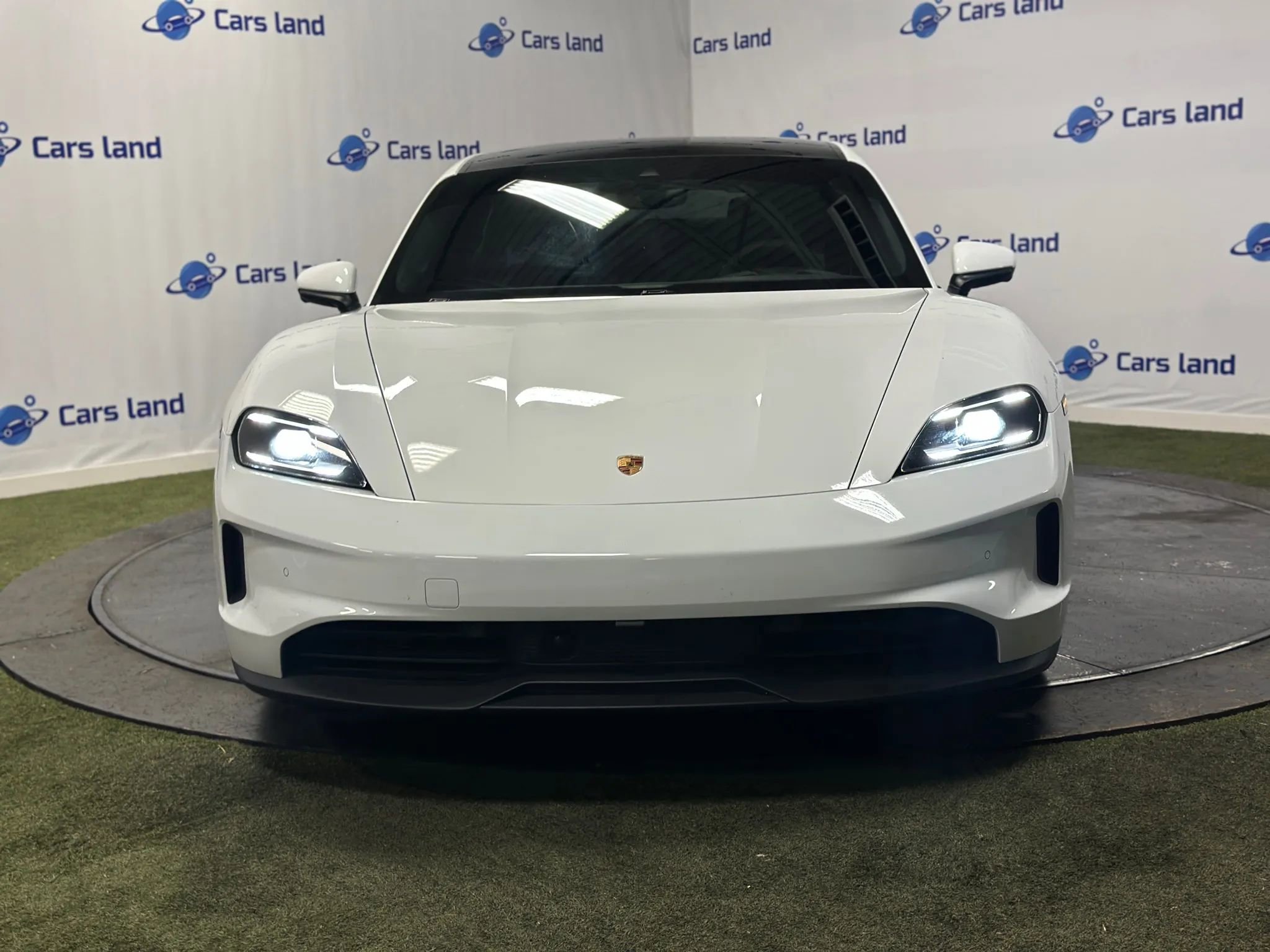 Used 2025 Porsche Taycan Sedan 4D image 6