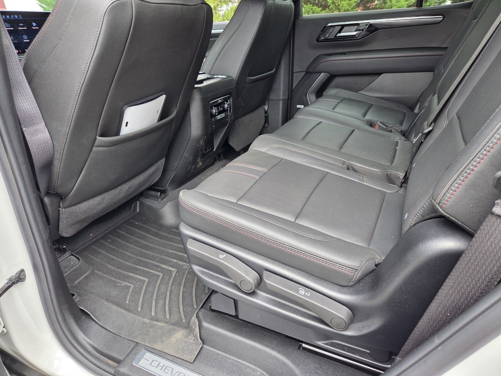 Used 2025 Chevrolet Tahoe RST w/ Comfort Package AWD/4WD image 11