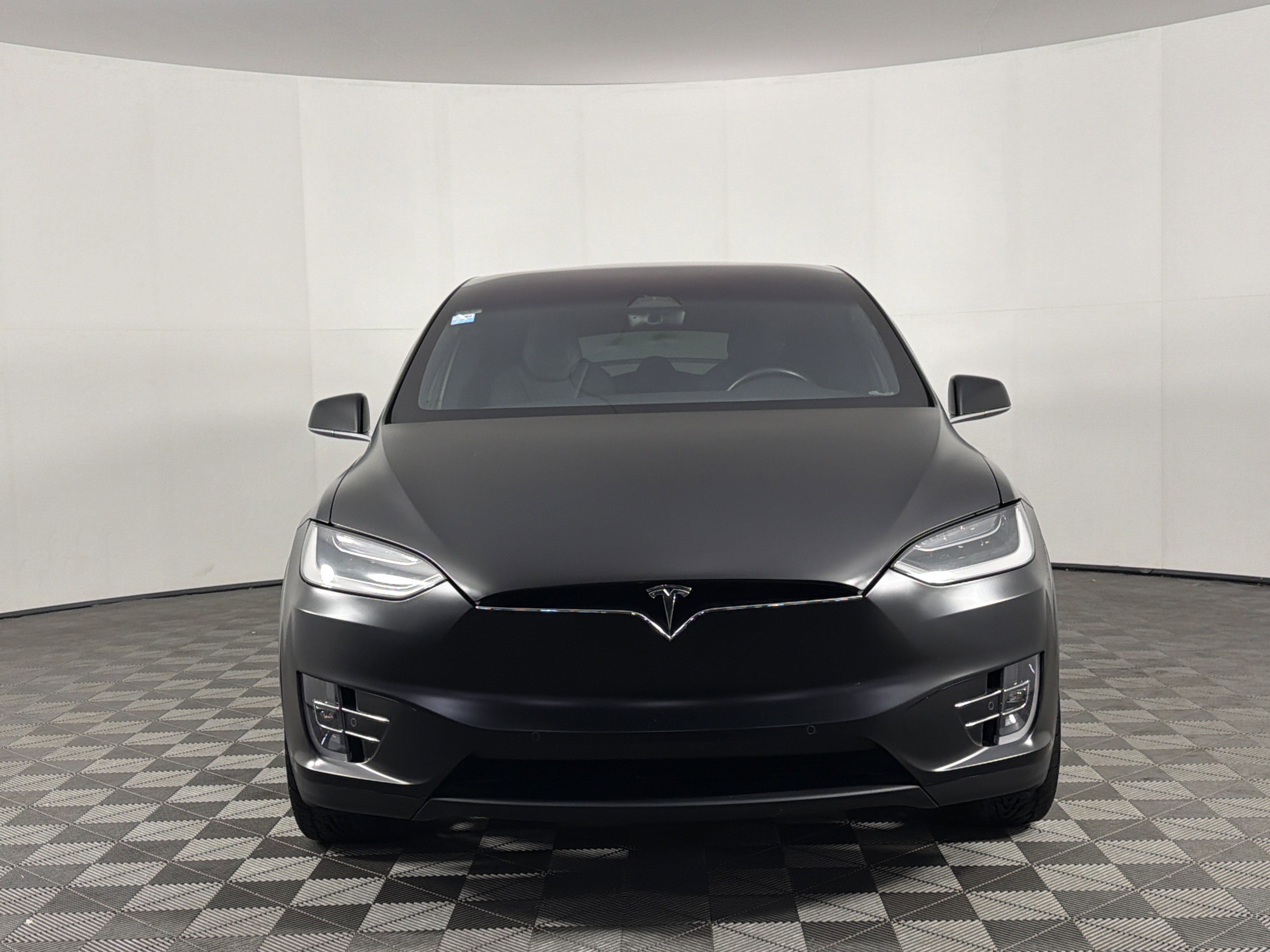 Used 2018 Tesla Model X 75D image 2