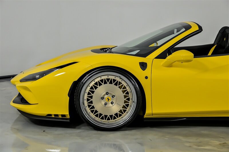 Used 2021 Ferrari F8 Tributo RWD image 7
