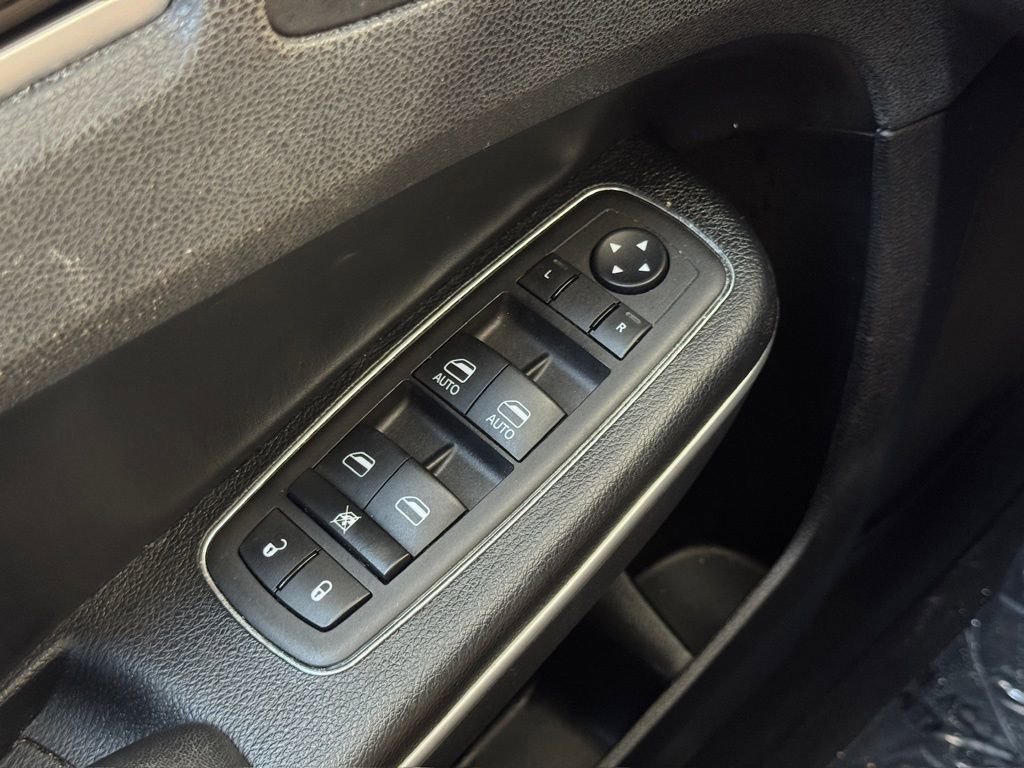 Used 2023 Chrysler 300 S RWD image 23