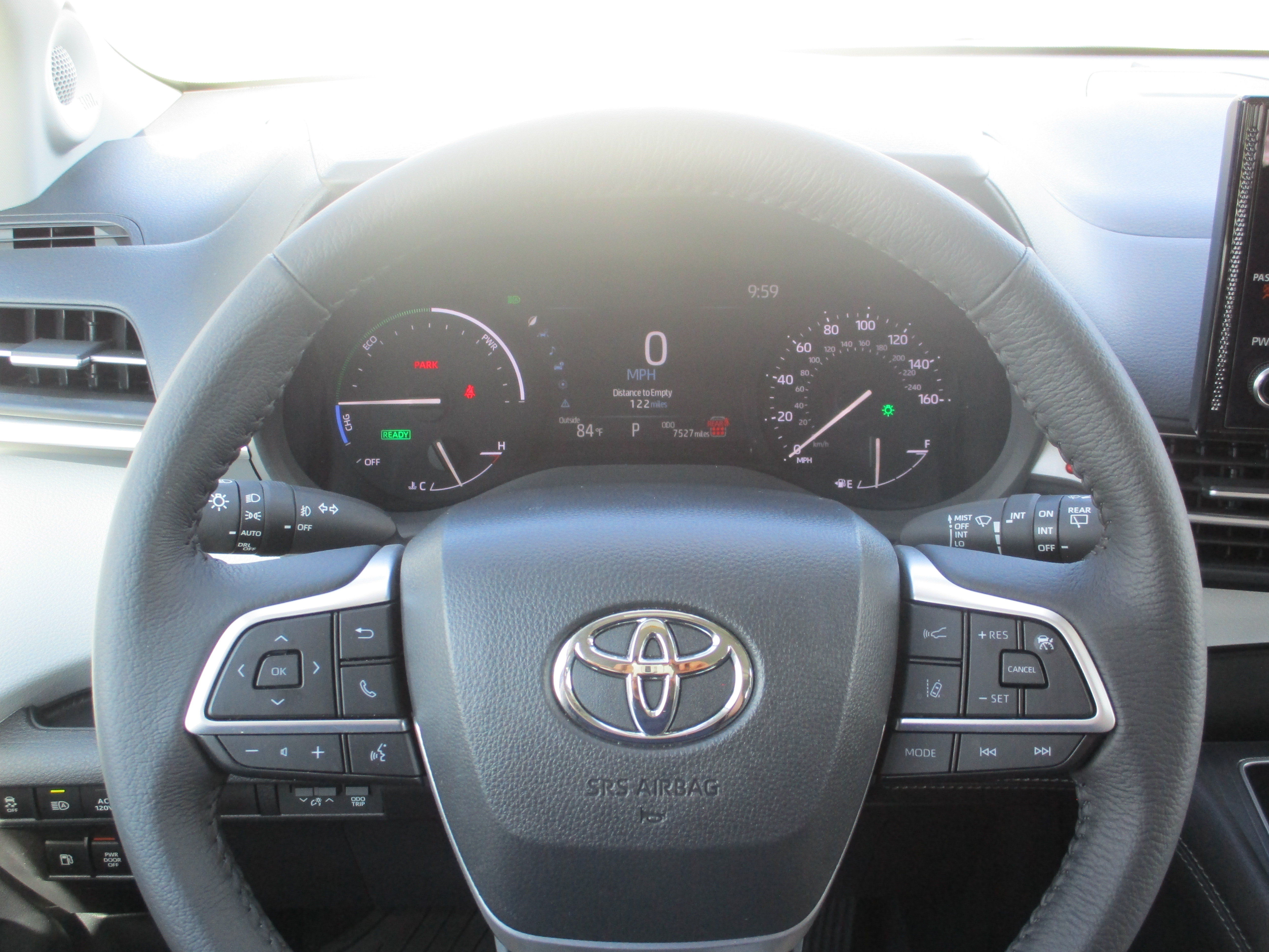Used 2026 Toyota Sienna XLE FWD image 17