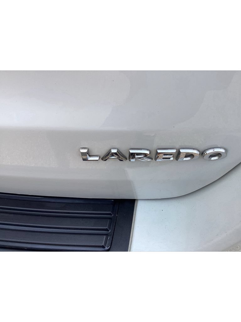 Used 2018 Jeep Grand Cherokee Laredo AWD/4WD image 21