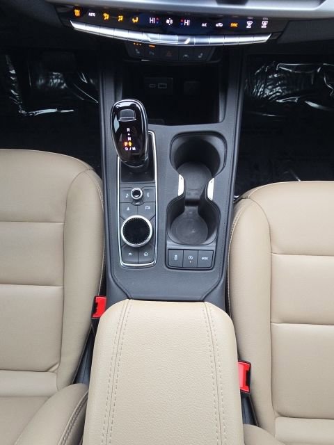 Used 2024 Cadillac XT4 Luxury w/ Cold Weather Package image 41